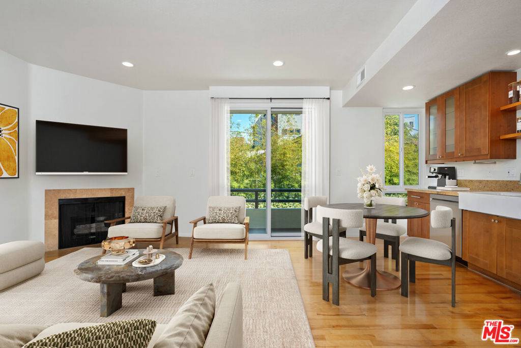 Los Angeles, CA 90029,4567 Lexington AVE #106