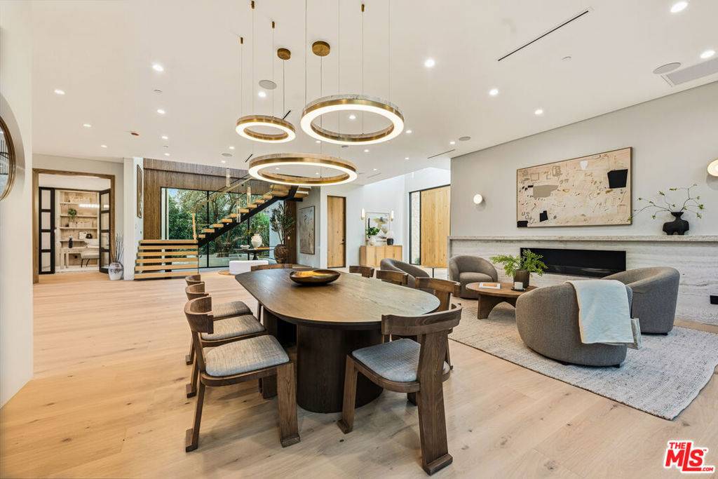 Encino, CA 91316,4816 Oak Park AVE