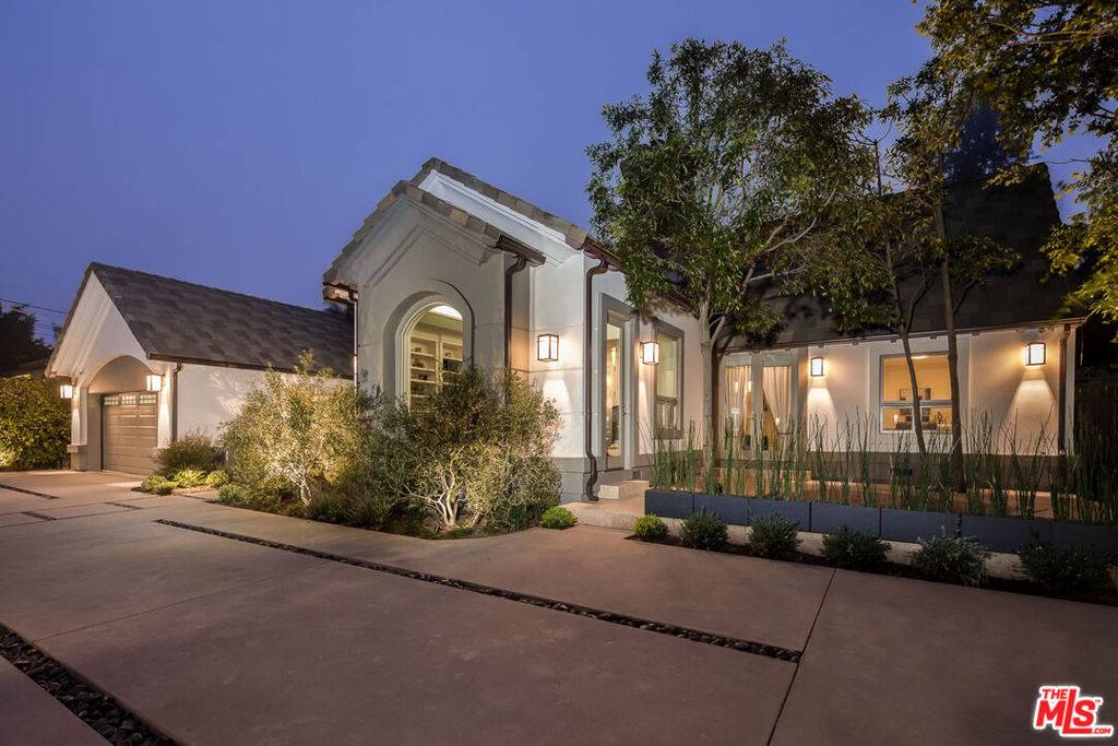 Los Angeles, CA 90049,210 S Westgate AVE