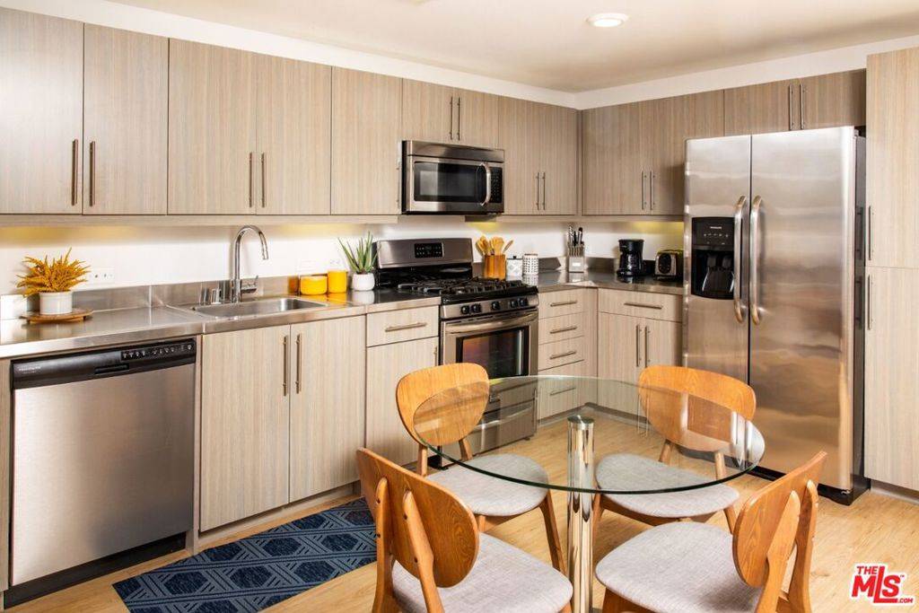 Los Angeles, CA 90094,12760 Millennium DR #B426