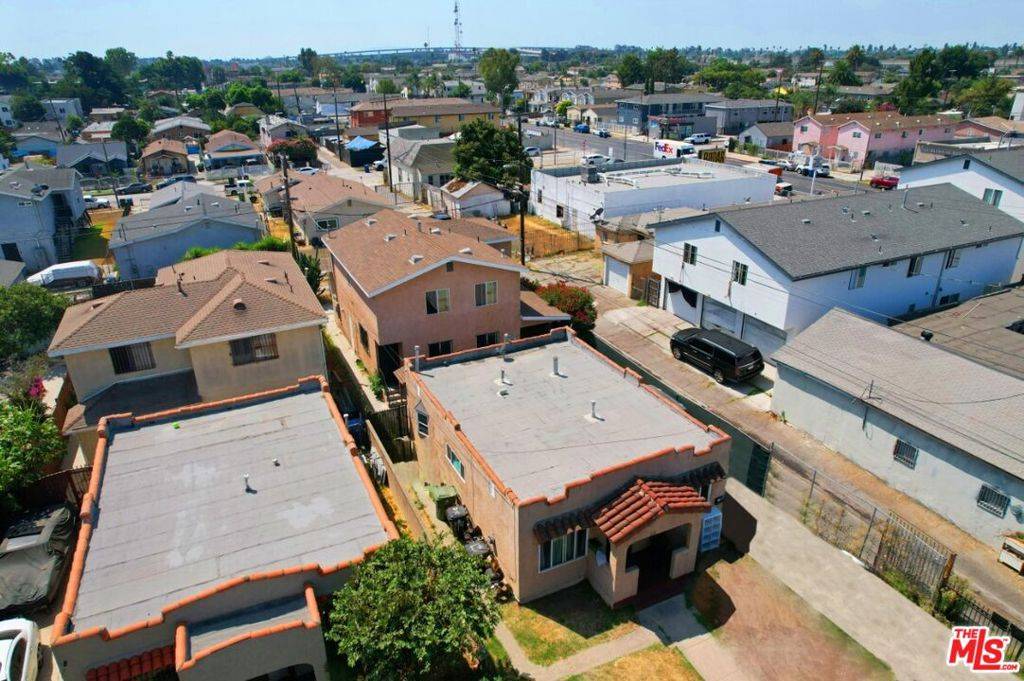 Los Angeles, CA 90003,114 E 102nd ST