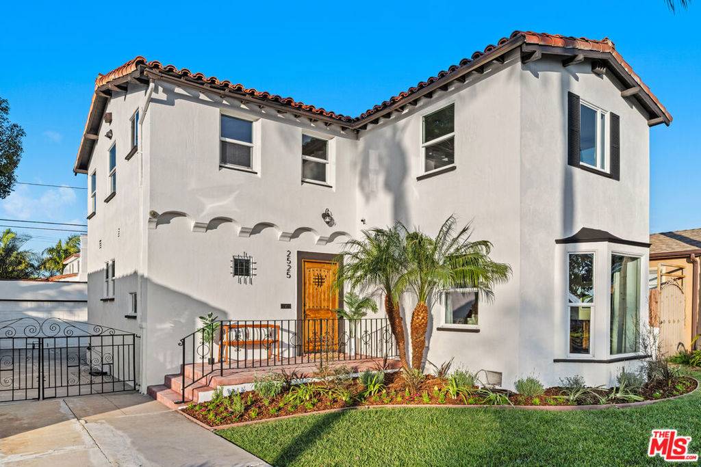 Inglewood, CA 90305,2525 W 81st ST