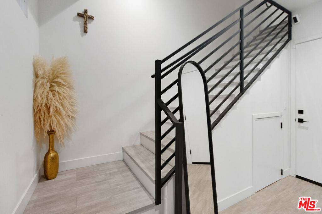 Van Nuys, CA 91411,6707 N Sepulveda BLVD