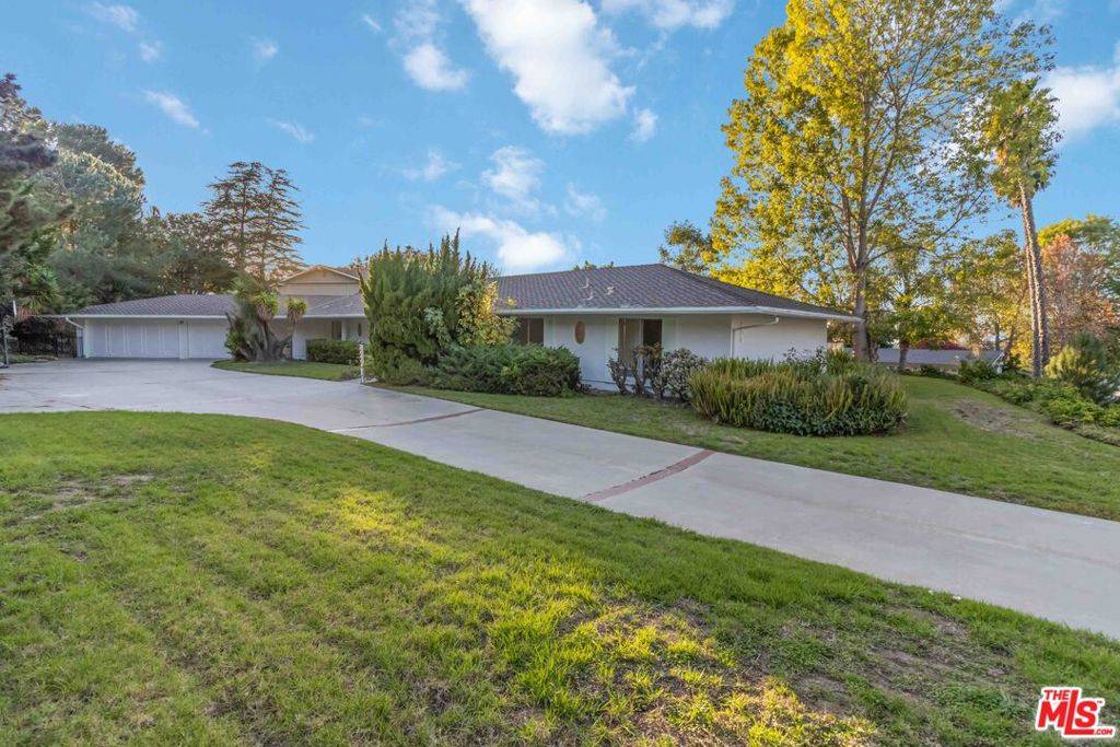 Camarillo, CA 93010,975 Valley Vista DR