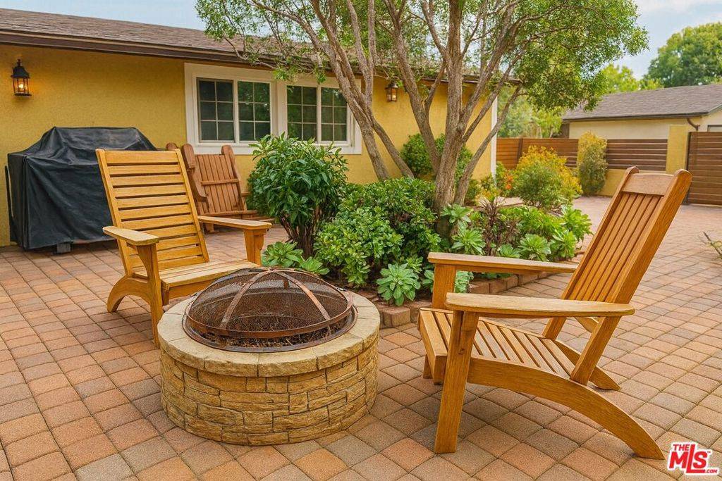 Sherman Oaks, CA 91401,5240 Buffalo AVE