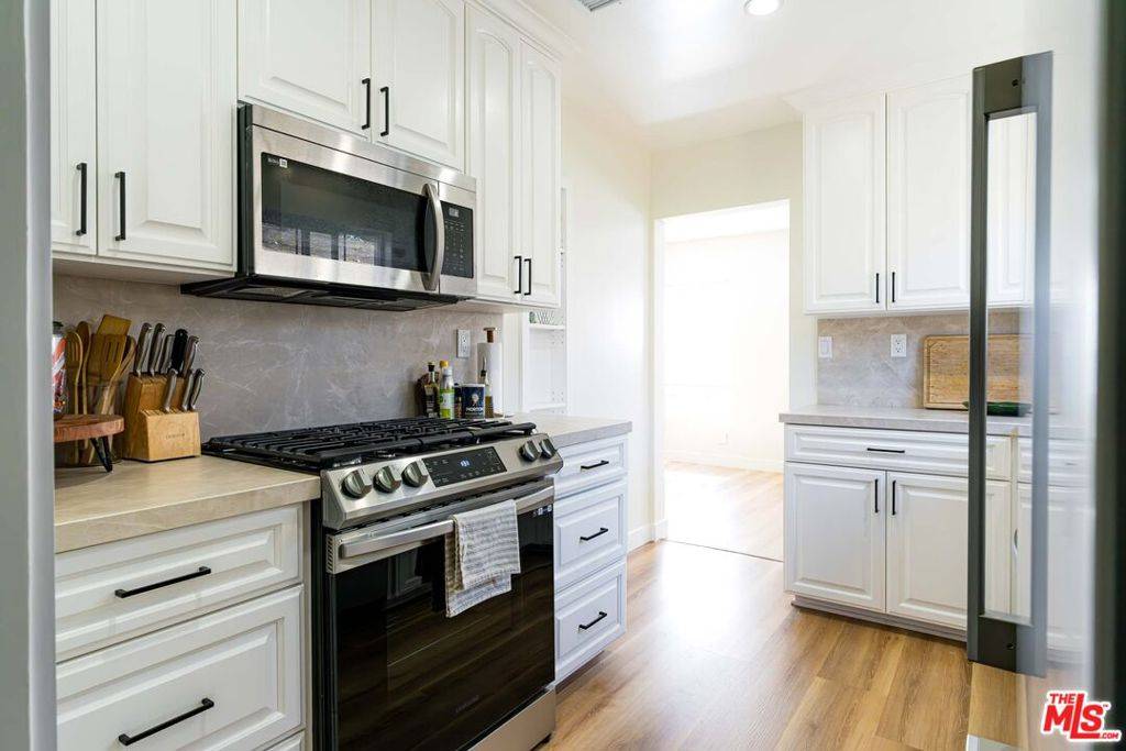 Valley Village, CA 91607,12023 Collins ST