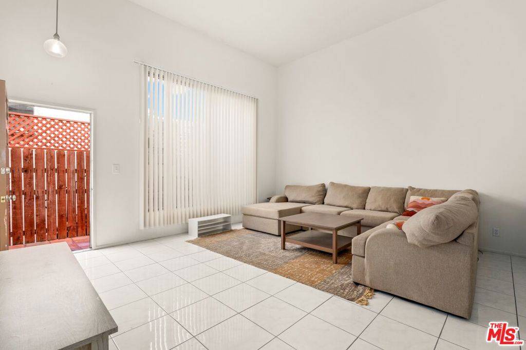 Santa Monica, CA 90404,1528 Berkeley ST #2