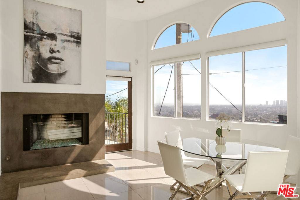 West Hollywood, CA 90069,8435 FRANKLIN AVE