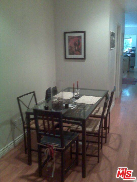 Los Angeles, CA 90068,6414 DIX ST