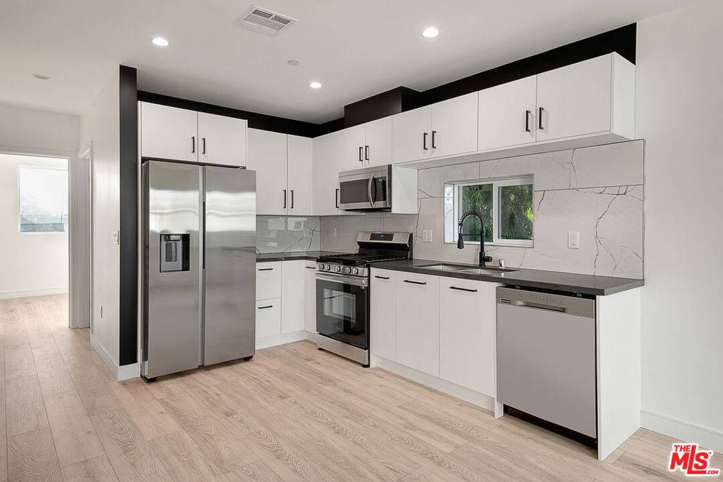 Los Angeles, CA 90016,5464 GEER ST