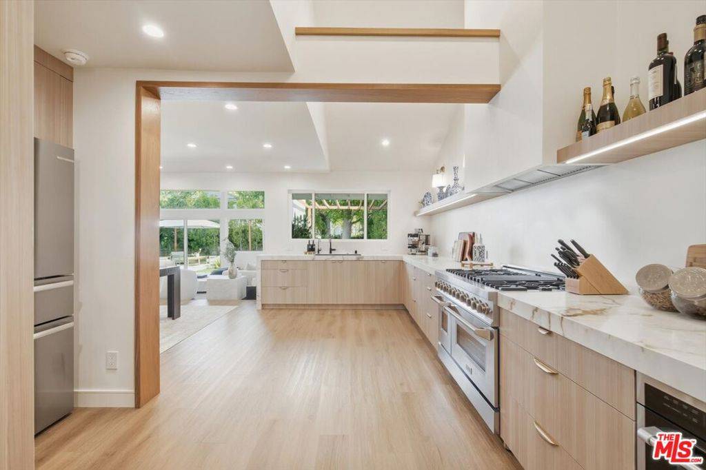 Westlake Village, CA 91361,958 Ranch House RD