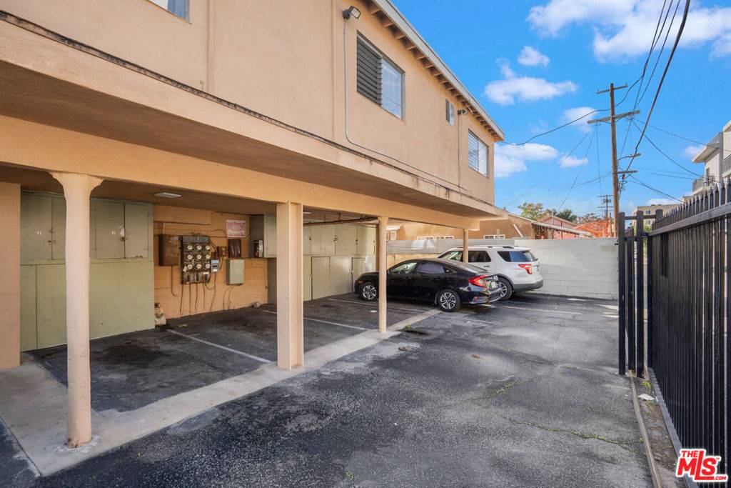 North Hollywood, CA 91601,11447 Tiara ST #1