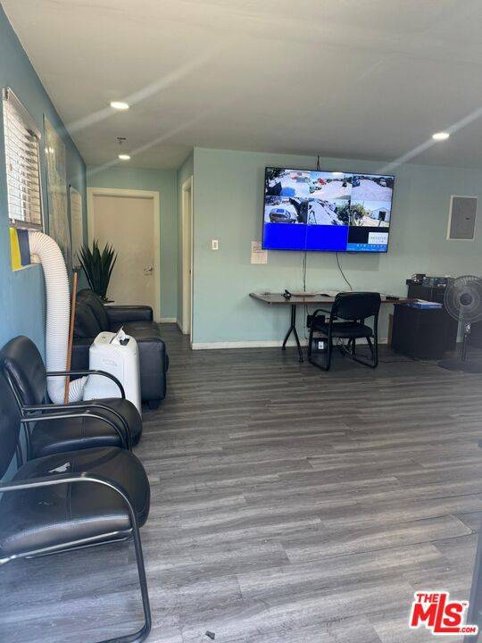 South Gate, CA 90280,10986 Vulcan ST