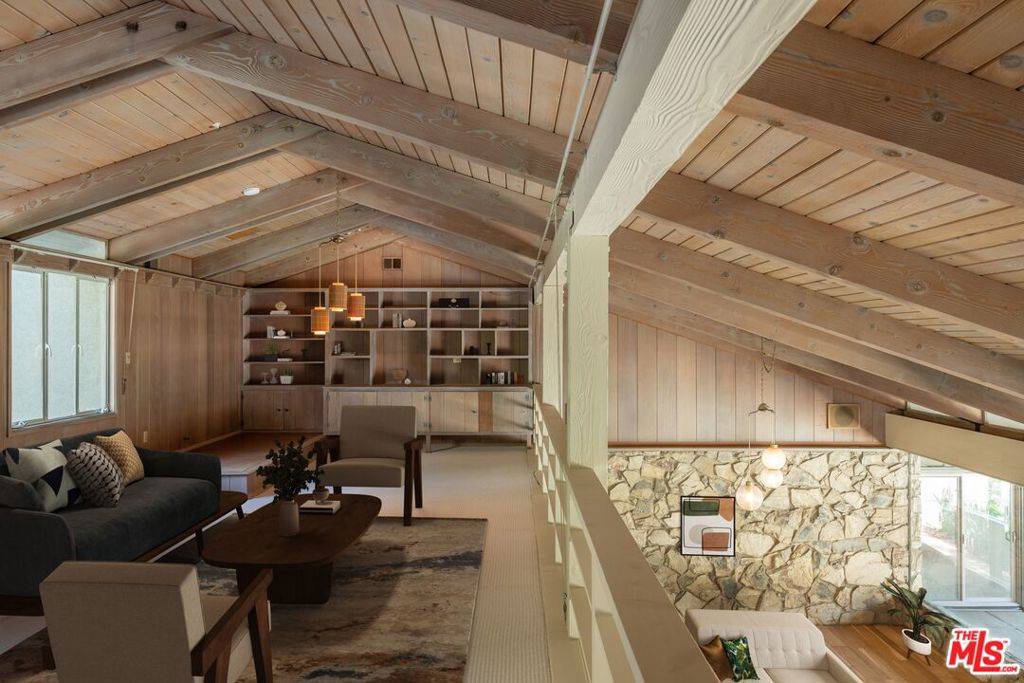 Los Angeles, CA 90069,1365 N Wetherly DR