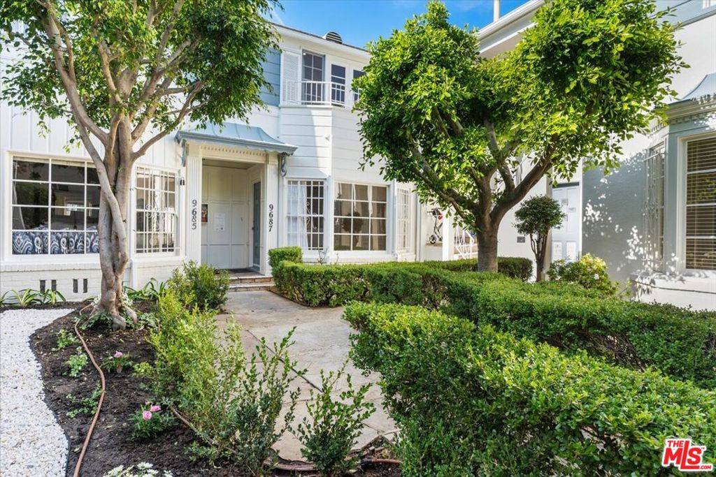 Beverly Hills, CA 90212,9689 W Olympic BLVD