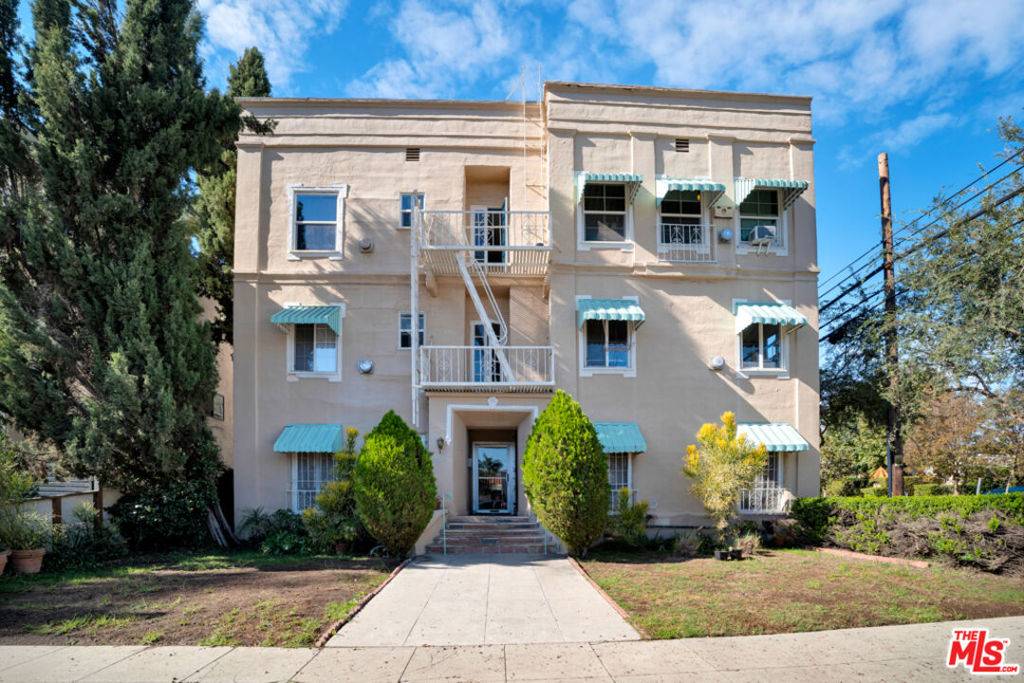 Los Angeles, CA 90038,859 N June ST