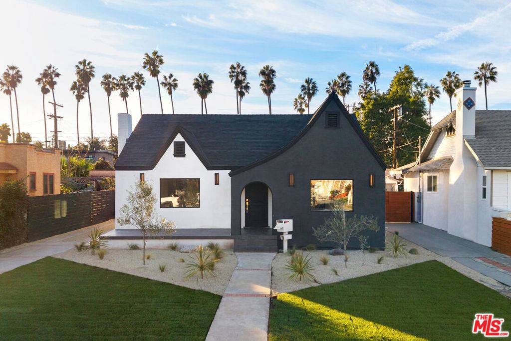 Los Angeles, CA 90043,4617 10th AVE