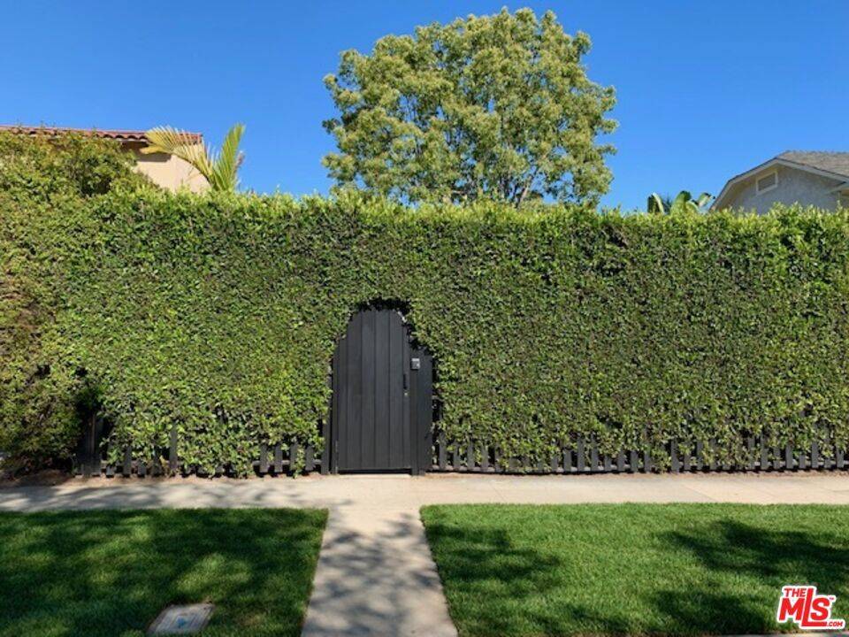 Los Angeles, CA 90019,1244 S Sycamore AVE