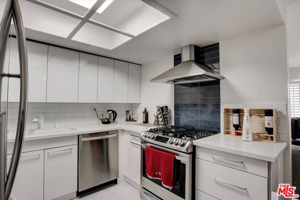 Glendale, CA 91204,108 W Maple ST #27