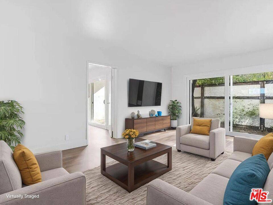 Santa Monica, CA 90404,1813 9th ST