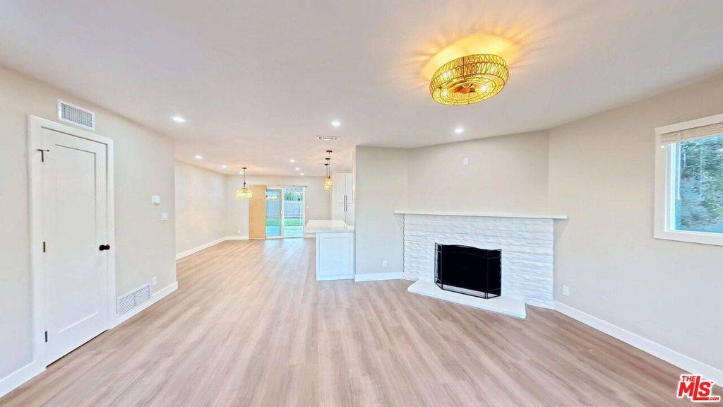 West Hills, CA 91307,6626 Berquist AVE