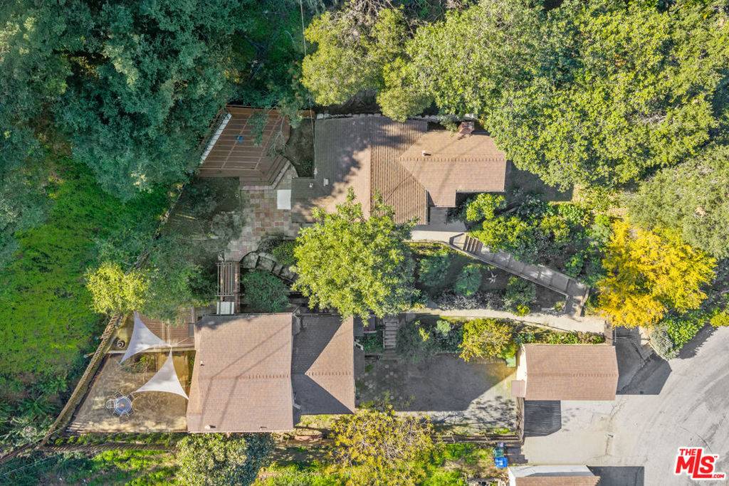 Los Angeles, CA 90068,3705 Fredonia DR