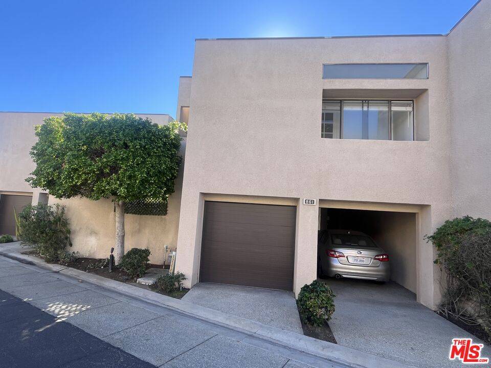 Palm Springs, CA 92262,861 N Village SQ