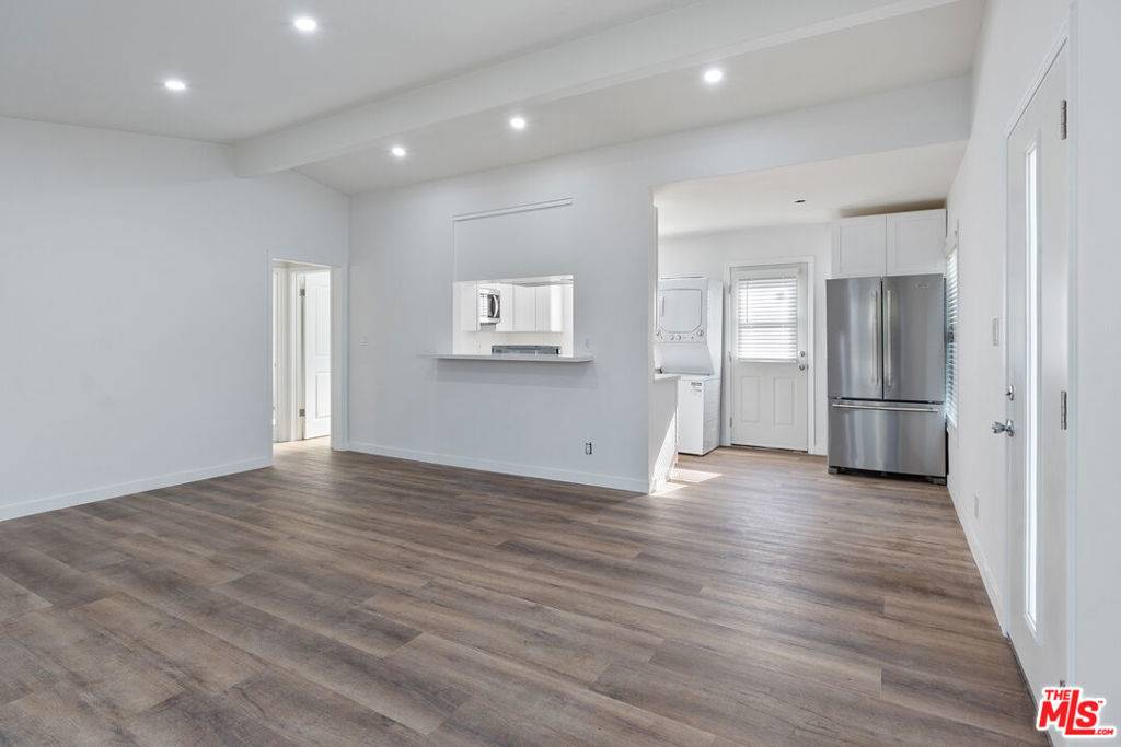 Inglewood, CA 90303,10806 Doty AVE