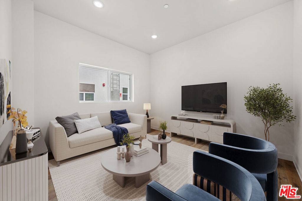 Buena Park, CA 90621,7411 Artesia BLVD #211