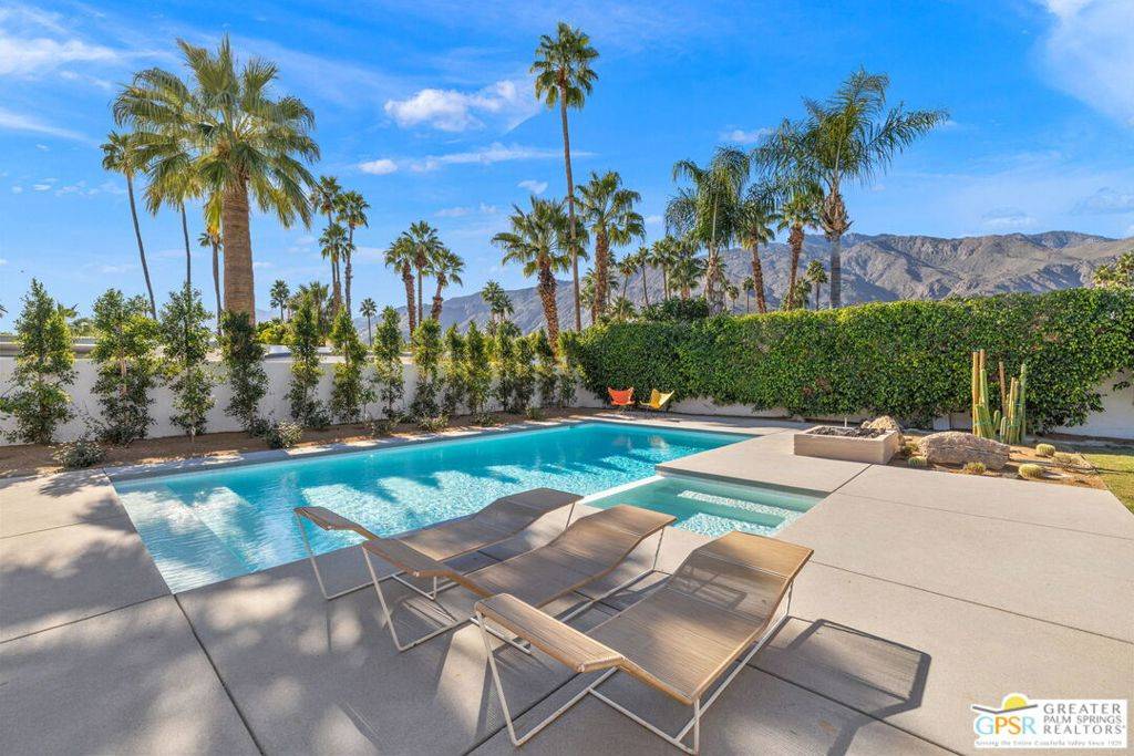 Palm Springs, CA 92262,695 N Camino Real