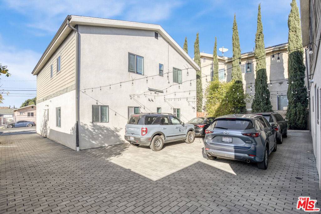 Los Angeles, CA 90029,1256 N Hobart BLVD