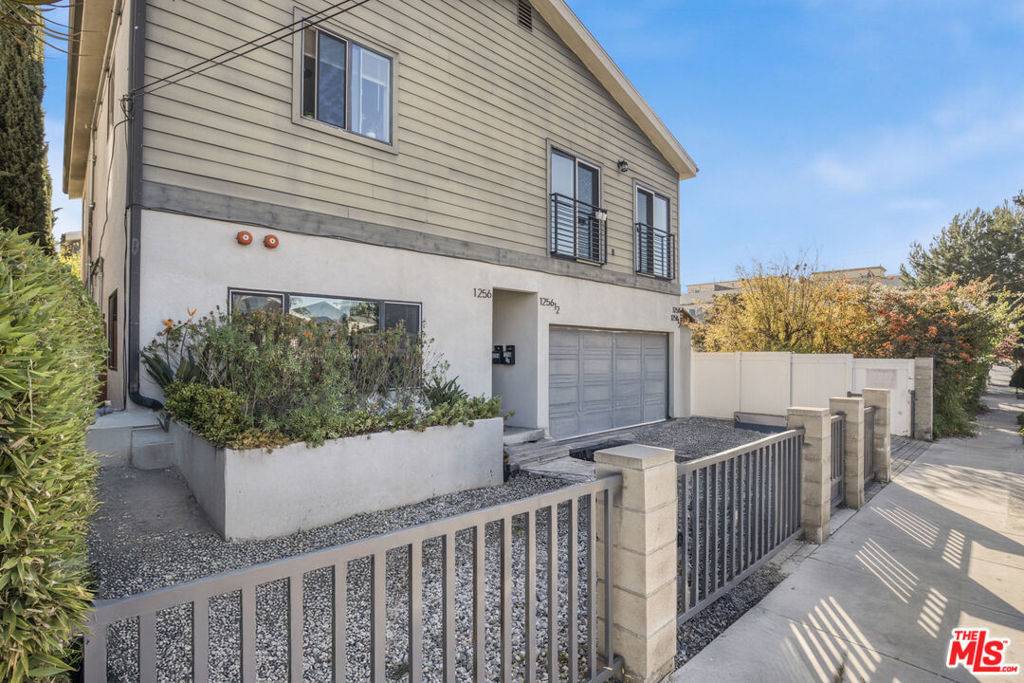 Los Angeles, CA 90029,1256 N Hobart BLVD