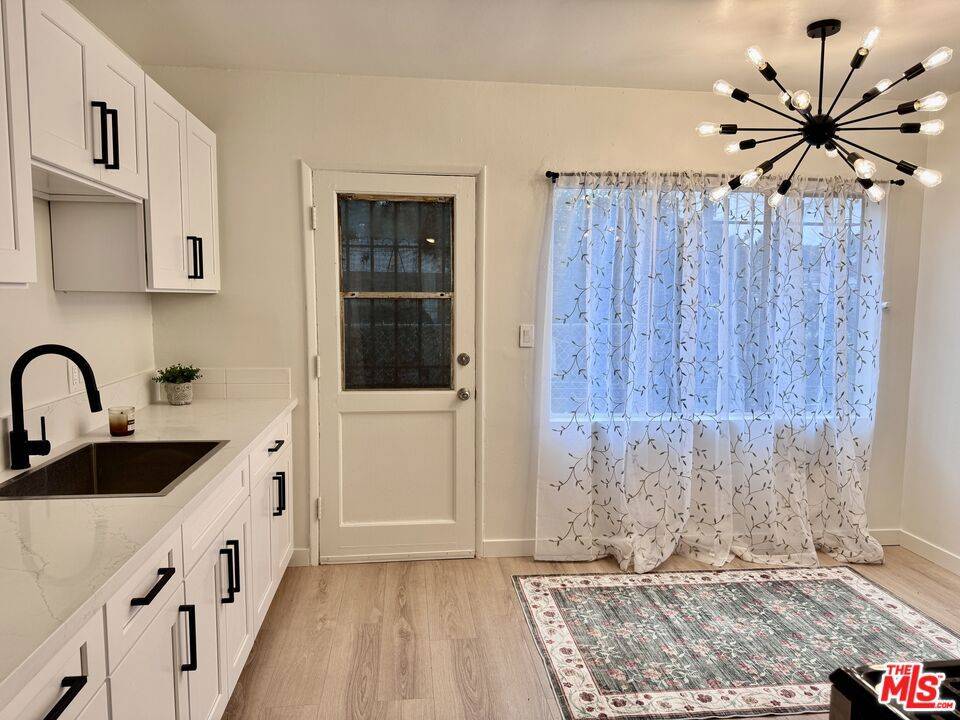 Los Angeles, CA 90047,1540 W 60th ST #2