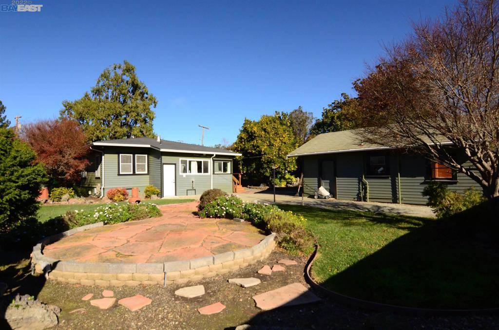 Hayward, CA 94541,915 Blossom Way