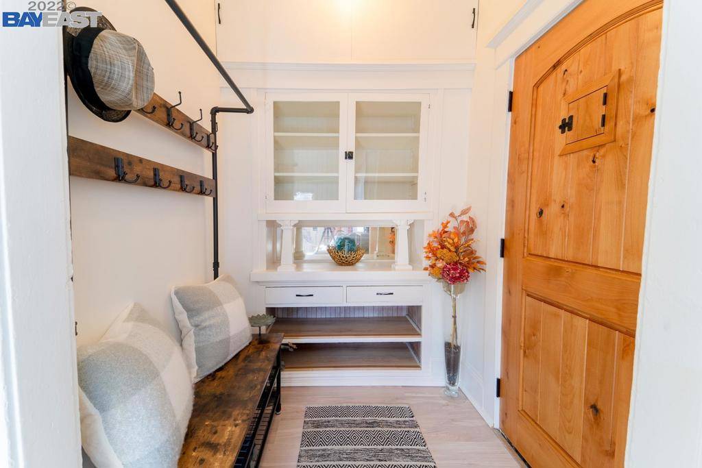 Richmond, CA 94801,593 9Th St