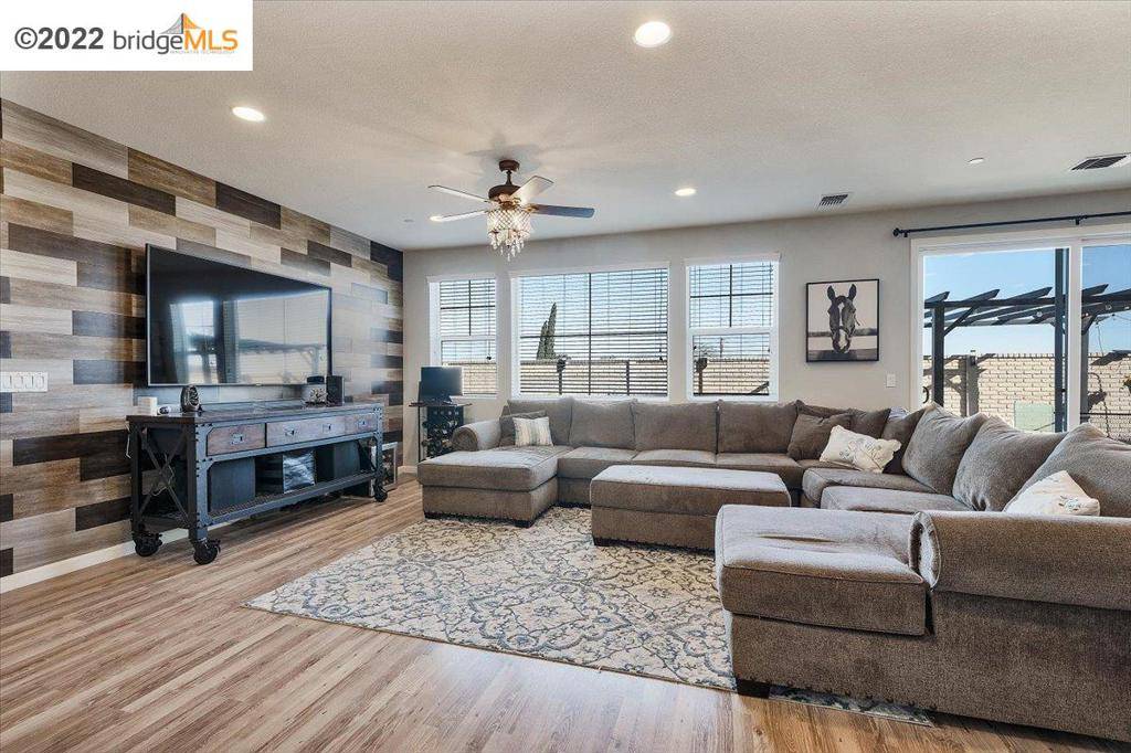 Oakley, CA 94561,128 Kings Canyon Way