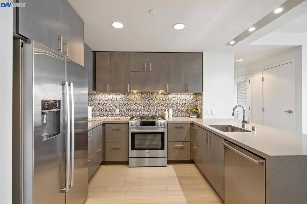 San Francisco, CA 94124,52 Innes Ct #302