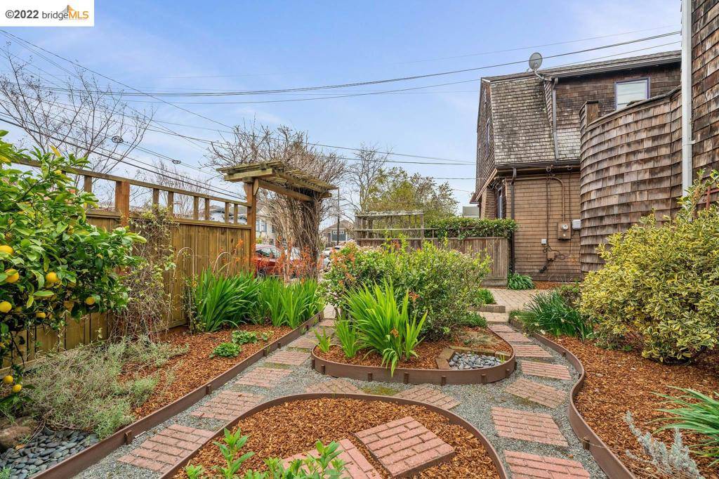 Berkeley, CA 94705,3036 Fulton St Unit A #A