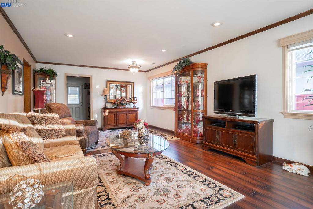 San Leandro, CA 94579,14838 Juniper St