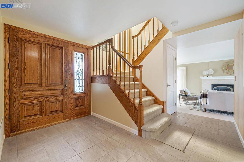 Hayward, CA 94542,27790 Pleasant Hill Ct