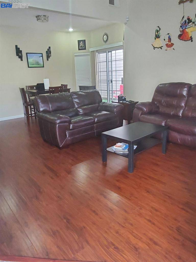 Newark, CA 94560,6469 Potrero Dr