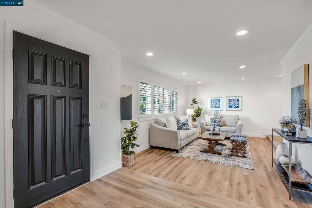 Pleasanton, CA 94588,7525 Highland Oaks Dr