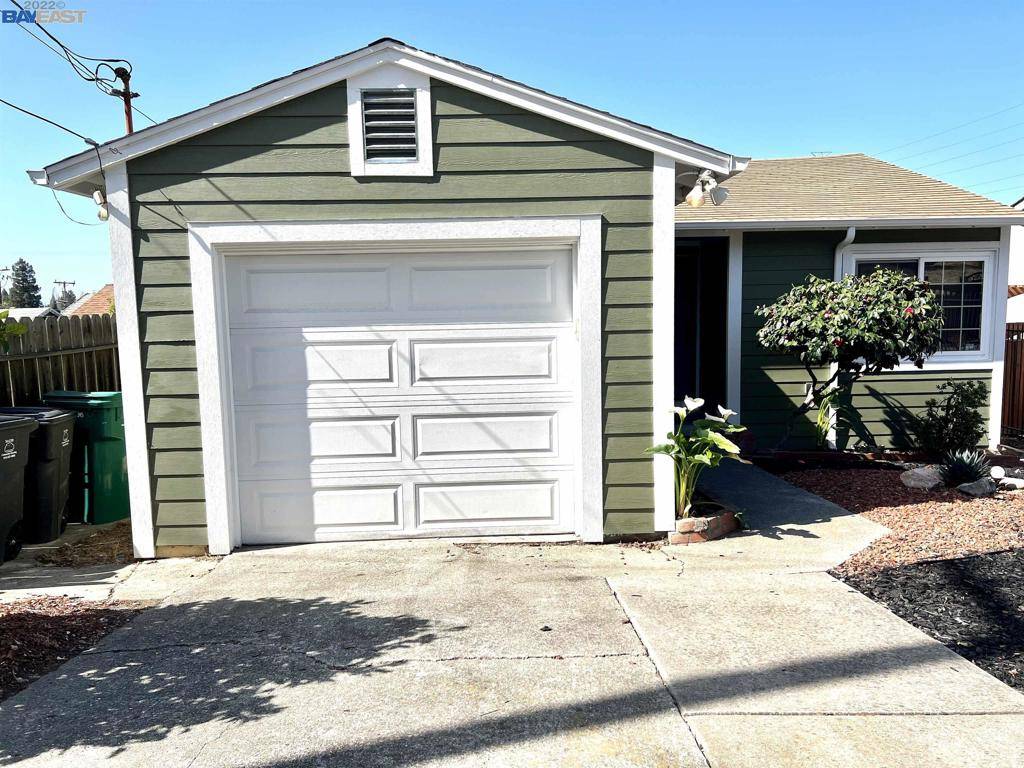 Hayward, CA 94542,25131 Del Mar Ave