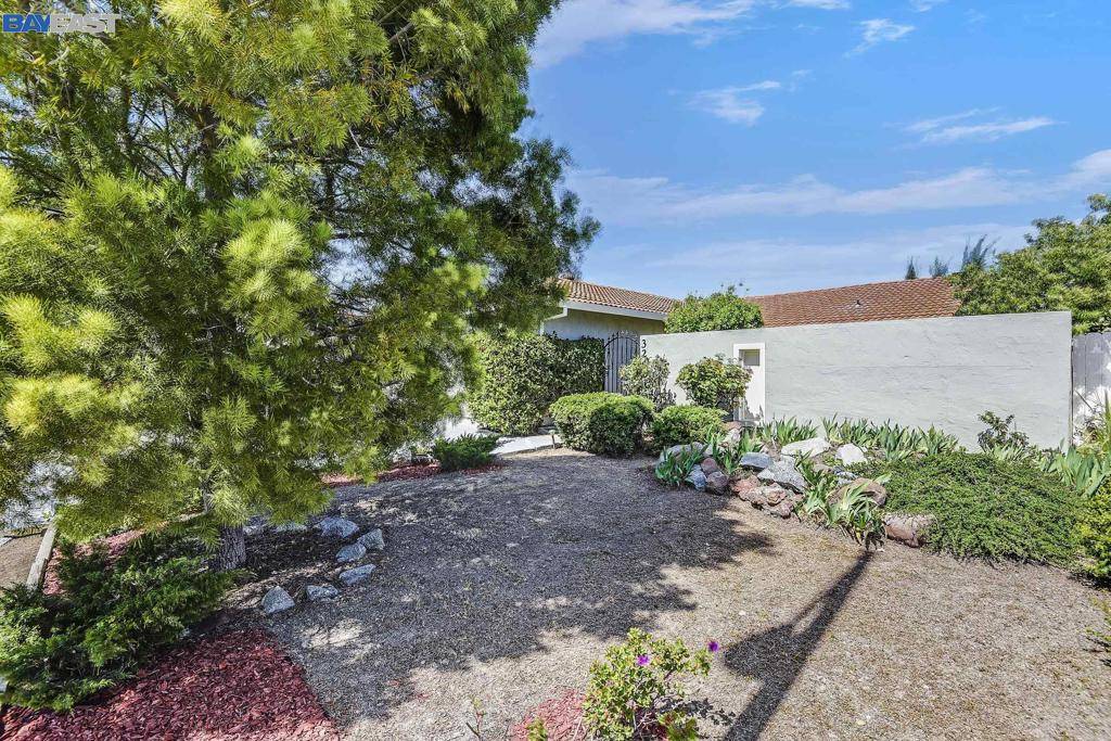Union City, CA 94587,32461 Woodland Dr