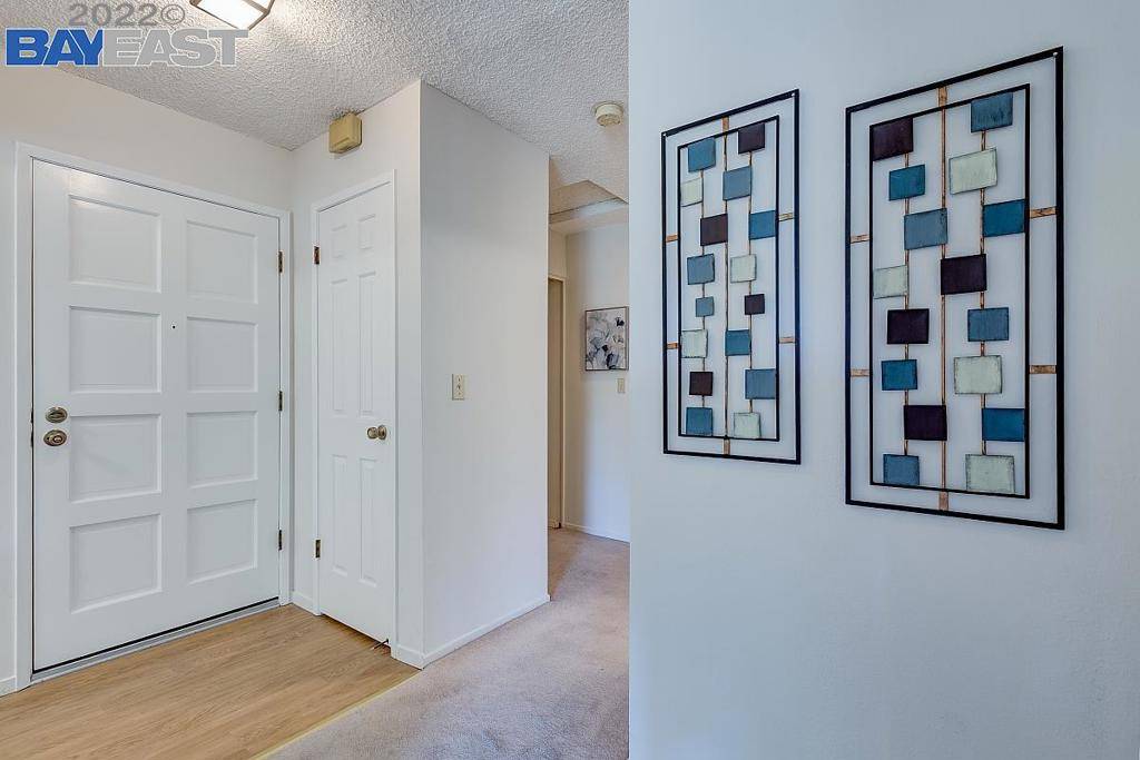 Hayward, CA 94546,21100 Gary Dr #217