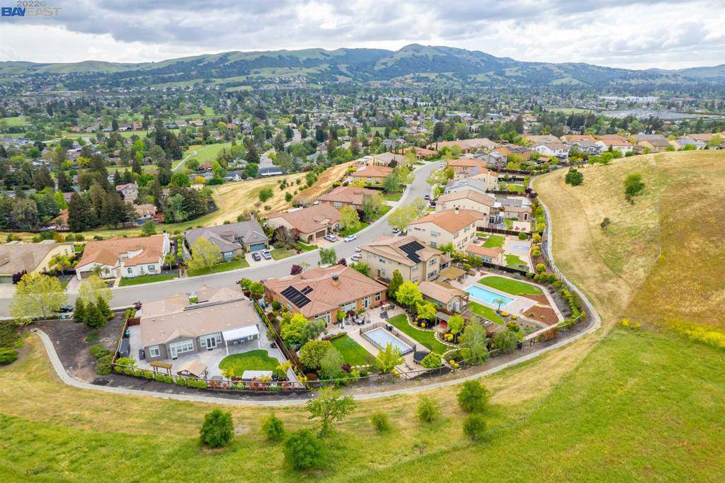 San Ramon, CA 94582,404 Bridle Ct