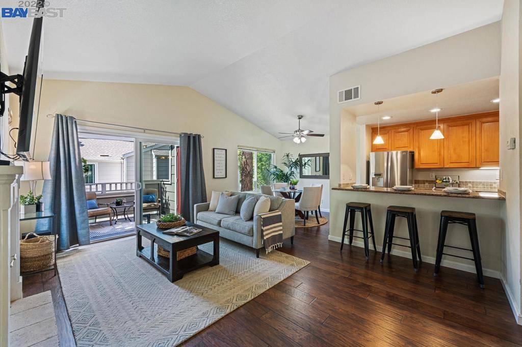 San Ramon, CA 94583,212 Norris Canyon Pl #B
