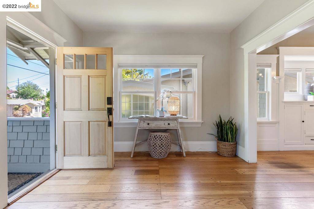 Oakland, CA 94602,3903 Woodruff Ave