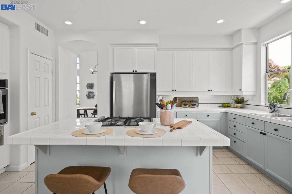 Pleasanton, CA 94588,4362 Diavila Ave