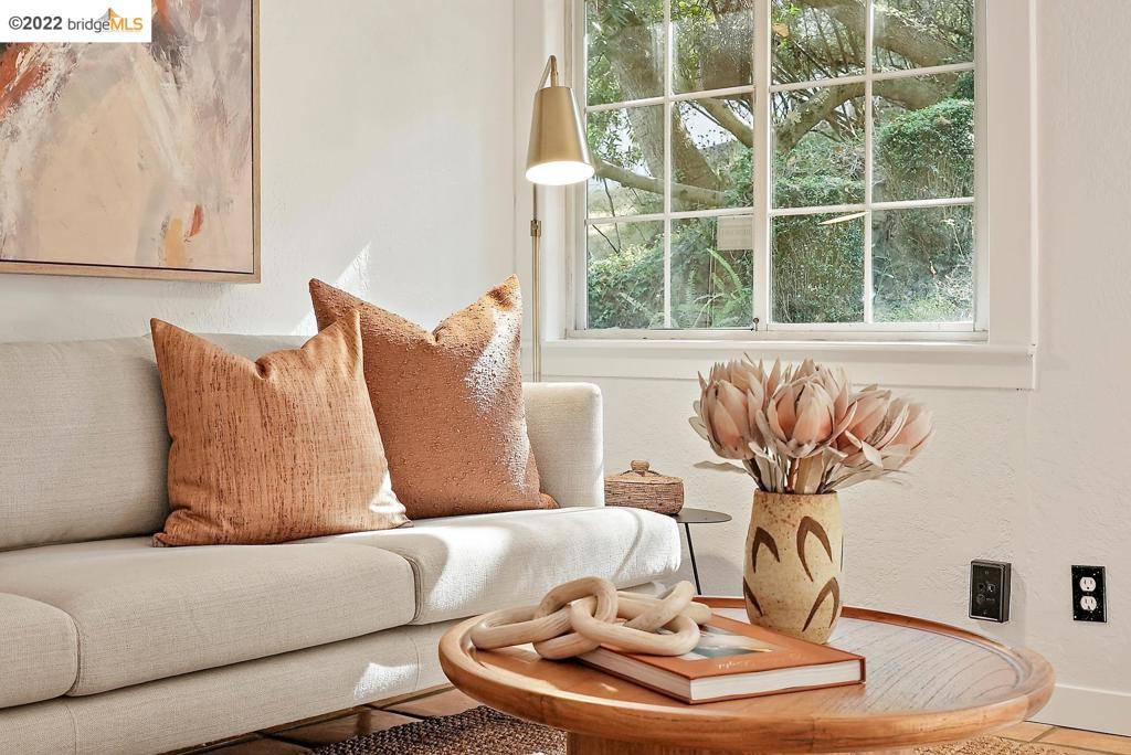 Oakland, CA 94611,7370 Saroni Dr